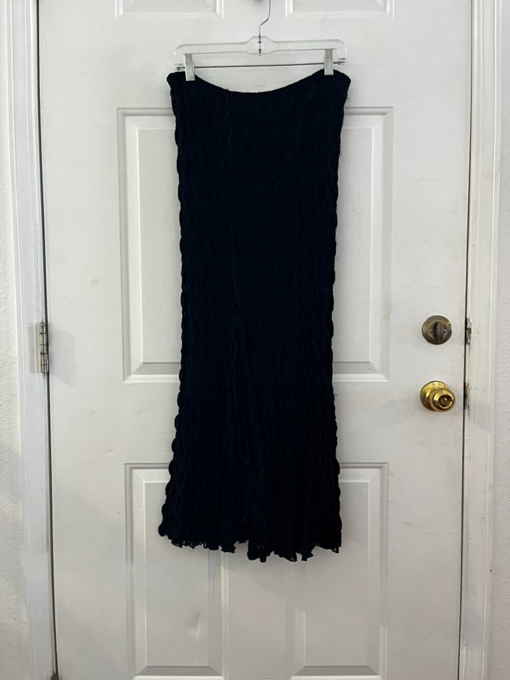Linda Lundstrom Woman's Black Crinkle Textured Boho Bohemian Maxi Skirt Sz 8